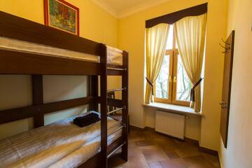 Фото номера Бюджетный двухместный номер с 2 отдельными кроватями Отель 10 Rooms г. Львов 3