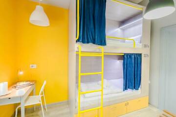 Фото номера Двухместный номер с 2 отдельными кроватями и ванной Хостелы Z-One Hostel г. Львов 6