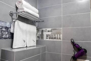 Фото номера Двухместный номер эконом-класса с 2 отдельными кроватями Отель Etude Hotel г. Львов 13
