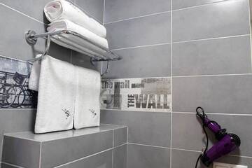 Фото номера Двухместный номер эконом-класса с 2 отдельными кроватями Отель Etude Hotel г. Львов 3