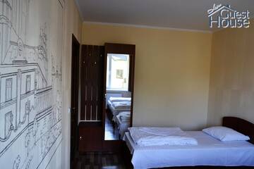 Фото номера Трехместный номер Гостевой дом Guest House Lviv г. Львов 5