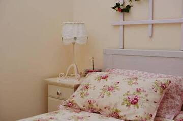 Фото номера Апартаменты с 1 спальней рядом с оперным театром Апартаменты Romantic Apartment on Rynok square with Air-Conditioning г. Львов 18