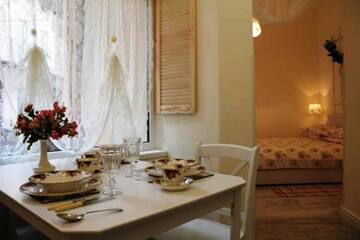 Фото номера Апартаменты с 1 спальней рядом с оперным театром Апартаменты Romantic Apartment on Rynok square with Air-Conditioning г. Львов 20