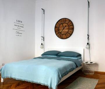 Фото номера Апартаменты с 2 спальнями Апартаменты Romantic Apartment on Rynok square with Air-Conditioning г. Львов 15