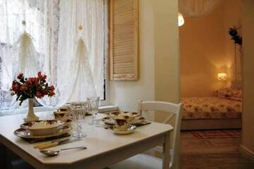 Фото номера Апартаменты с 1 спальней рядом с оперным театром Апартаменты Romantic Apartment on Rynok square with Air-Conditioning г. Львов 7