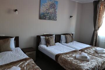 Фото номера Классический трехместный номер Отель Orange Hotel г. Львов 4