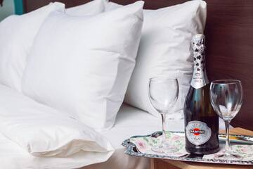 Фото номера Большой двухместный номер с 1 кроватью Отель Orange Hotel г. Львов 6