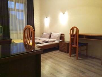 Фото номера Двухместный номер с 1 кроватью и общей ванной комнатой Хостелы Eney Hostel г. Львов 8