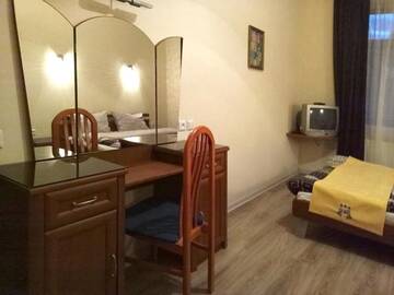 Фото номера Двухместный номер с 1 кроватью и общей ванной комнатой Хостелы Eney Hostel г. Львов 19