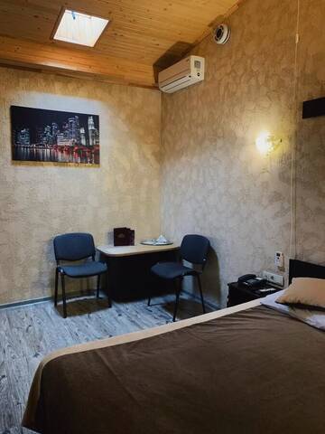 Фото номера Семейный номер с кроватью размера «queen-size» Мини-отель Hotel Fortuna г. Львов 2