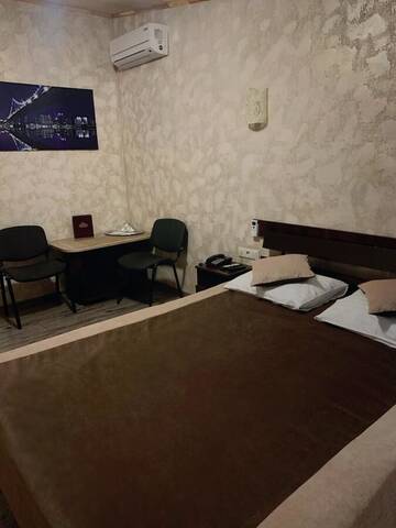 Фото номера Семейный номер с кроватью размера «queen-size» Мини-отель Hotel Fortuna г. Львов 7