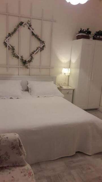 Фото номера Апартаменты с 1 спальней Апартаменты Romantic apartment near Opera with Air-conditioning г. Львов 9