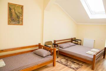 Фото номера Трехместный номер Хостелы Lions Heart Hostel г. Львов 2