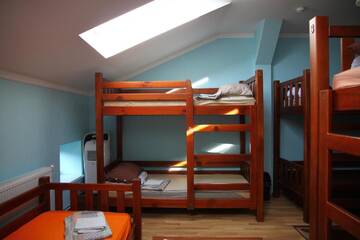 Фото номера Кровать в общем 9-местном номере Хостелы Lions Heart Hostel г. Львов 5