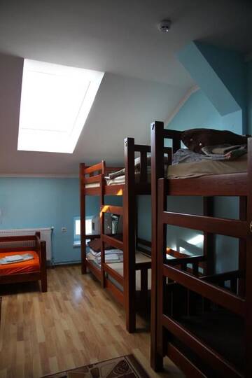 Фото номера Кровать в общем 9-местном номере Хостелы Lions Heart Hostel г. Львов 2
