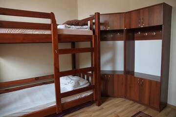 Фото номера Кровать в общем 8-местном номере Хостелы Lions Heart Hostel г. Львов 2