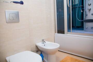 Фото номера Апартаменты с 1 спальней Апартаменты Apartment on Chaikovskogo г. Львов 6