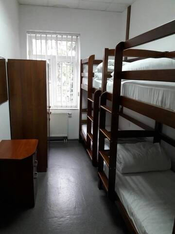 Фото номера Кровать в общем 4-местном номере для мужчин и женщин Хостелы Hostel Lubin г. Львов 3