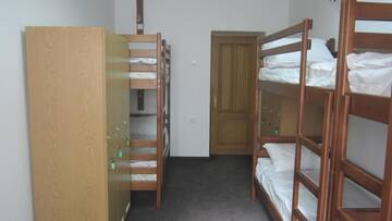 Фото номера Кровать в общем 6-местном номере для женщин Хостелы Hostel Lubin г. Львов 2