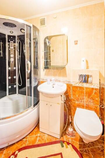 Фото номера Апартаменты с 2 спальнями Апартаменты Centre Apartment on Svobody avenue г. Львов 22