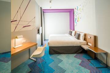 Фото номера Стандартный двухместный номер с 2 отдельными кроватями Отель Ibis Styles Lviv Center г. Львов 2