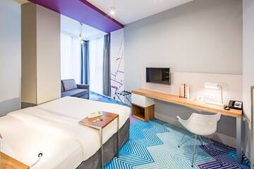 Фото номера Номер &quot;Комфорт&quot; с кроватью размера &quot;queen-size&quot; Отель Ibis Styles Lviv Center г. Львов 11