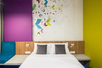 Фото номера Стандартный номер с кроватью размера &quot;queen-size&quot; Отель Ibis Styles Lviv Center г. Львов 4