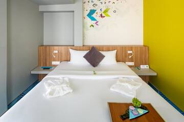 Фото номера Номер &quot;Комфорт&quot; с кроватью размера &quot;queen-size&quot; Отель Ibis Styles Lviv Center г. Львов 3