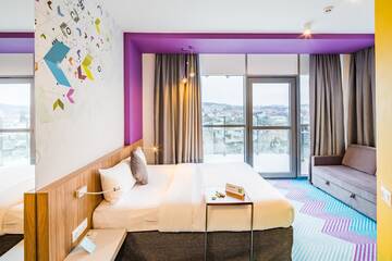 Фото номера Номер &quot;Комфорт&quot; с кроватью размера &quot;queen-size&quot; Отель Ibis Styles Lviv Center г. Львов 6
