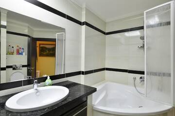 Фото номера Двухуровневые апартаменты Апартаменты Apartment Prospect Svobody 1/3 г. Львов 18