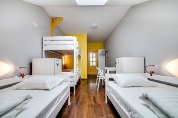 Фото номера Кровать в общем номере с 4 кроватями Хостелы Park Plus Hostel г. Львов 4