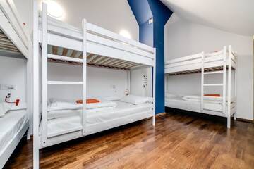 Фото номера Кровать в общем 6-местном номере для женщин Хостелы Park Plus Hostel г. Львов 5