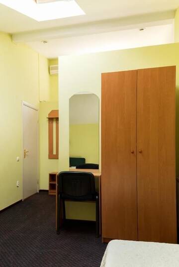 Фото номера Двухместный номер с 2 отдельными кроватями Мини-отель Hotel 18 г. Львов 8
