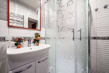 Фото номера Апартаменты с 2 спальнями Апартаменты Modern 2BR Apartment in Central Lviv г. Львов 42