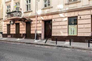 Фото номера Апартаменты с 2 спальнями Апартаменты Modern 2BR Apartment in Central Lviv г. Львов 50