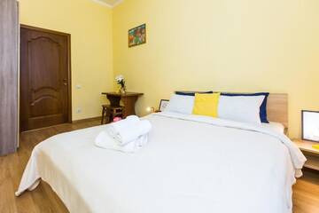 Фото номера Апартаменты с 2 спальнями Апартаменты Modern 2BR Apartment in Central Lviv г. Львов 60