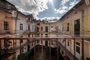 Фото номера Апартаменты с 2 спальнями Апартаменты Modern 2BR Apartment in Central Lviv г. Львов 39