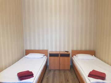 Фото номера Апартаменты эконом-класса с 3 спальнями Отель Apart-Hotel City Center Contrabas г. Львов 13
