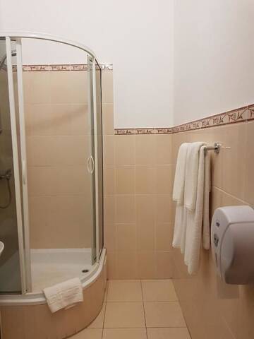 Фото номера Улучшенный двухместный номер с 1 кроватью Отель Apart-Hotel City Center Contrabas г. Львов 4