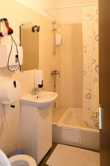 Фото номера Стандартный двухместный номер с 1 кроватью Отель Apart-Hotel City Center Contrabas г. Львов 2