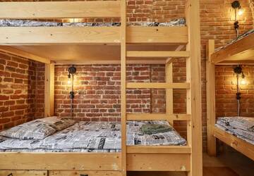 Фото номера Кровать в общем 8-местном номере Хостелы Shelter хостел г. Львов 36
