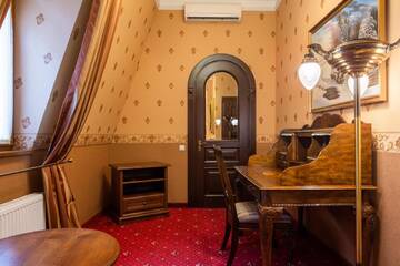 Фото номера Королевский люкс Гостевой дом Luxury Boutique Andreevskiy г. Львов 9