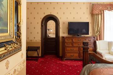 Фото номера Королевский люкс Гостевой дом Luxury Boutique Andreevskiy г. Львов 11