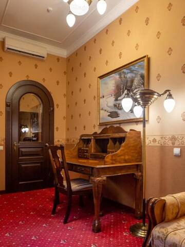 Фото номера Королевский люкс Гостевой дом Luxury Boutique Andreevskiy г. Львов 3
