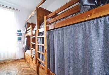 Фото номера Кровать в общем 8-местном номере Хостелы Coffee Home Hostel г. Львов 4