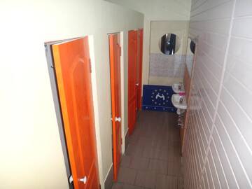Фото номера Односпальная кровать в общем номере с 6 кроватями Отель Mister Econom Hotel г. Львов 9