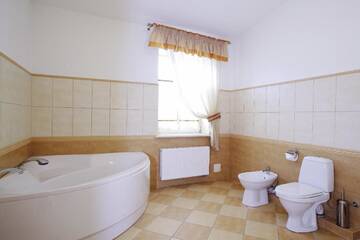 Фото номера Стандартный семейный номер Отель Mini-Hotel Under The Roof г. Львов 4