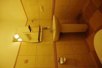 Фото номера Стандартный семейный номер Отель Mini-Hotel Under The Roof г. Львов 7