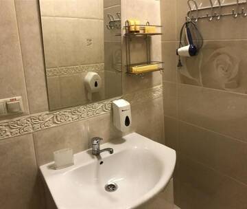 Фото номера Двухместный номер с 2 отдельными кроватями Отель Aparthotel NA DOBU г. Львов 11