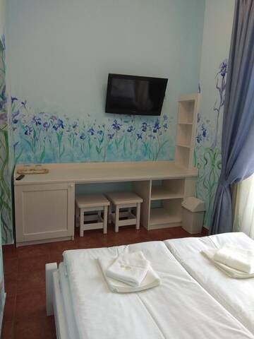 Фото номера Двухместный номер с 1 кроватью Отель Aparthotel NA DOBU г. Львов 4